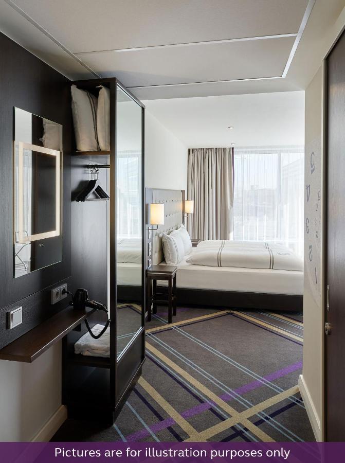 Premier Inn Frankfurt Westend Frankfurt am Main Exteriör bild