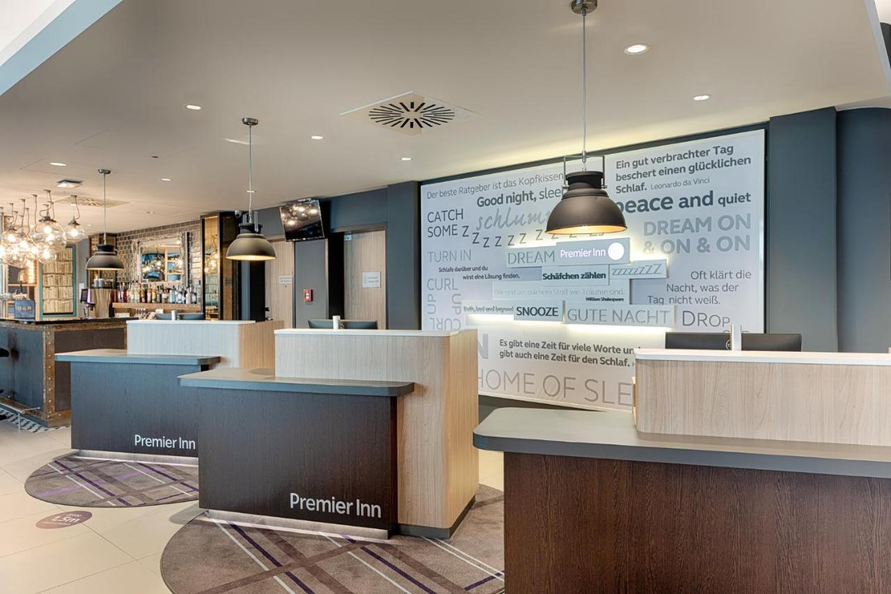 Premier Inn Frankfurt Westend Frankfurt am Main Exteriör bild