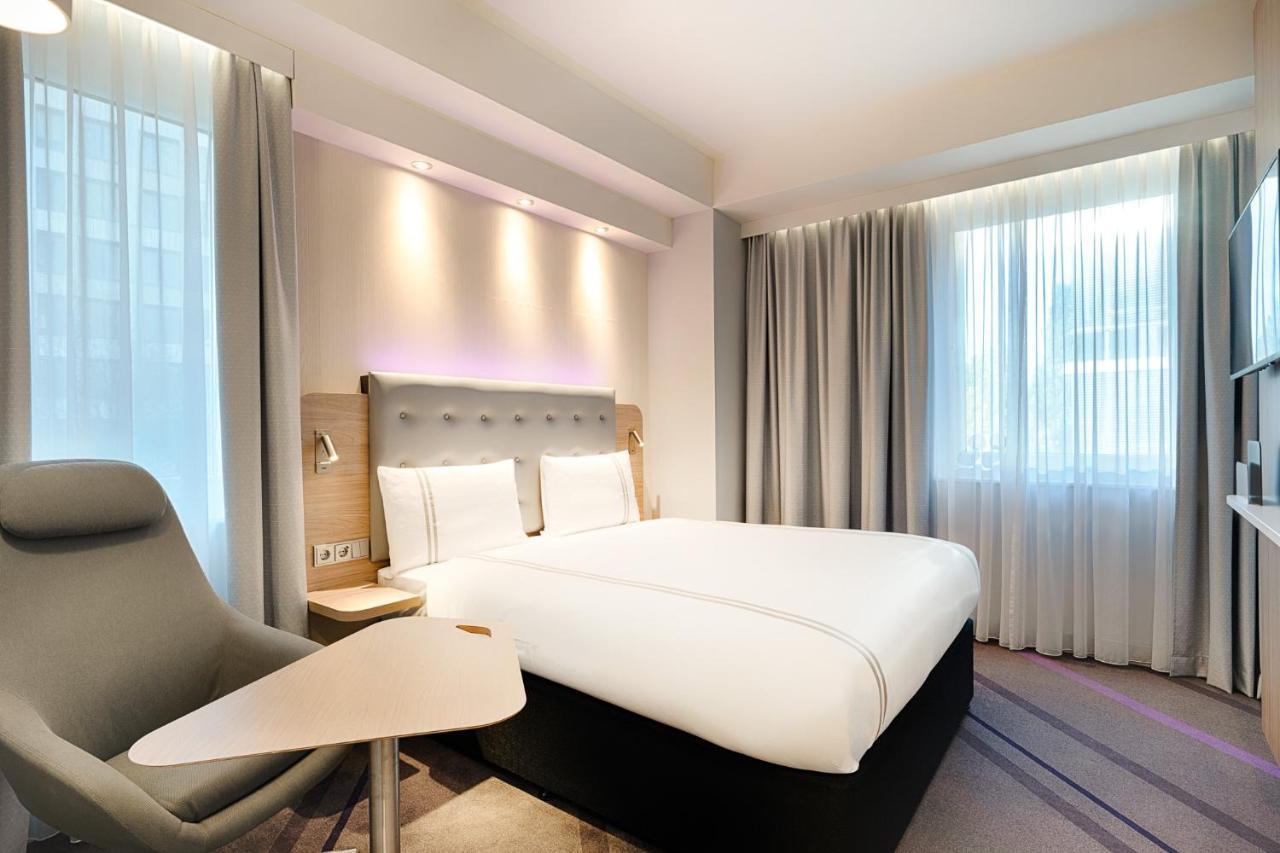 Premier Inn Frankfurt Westend Frankfurt am Main Exteriör bild
